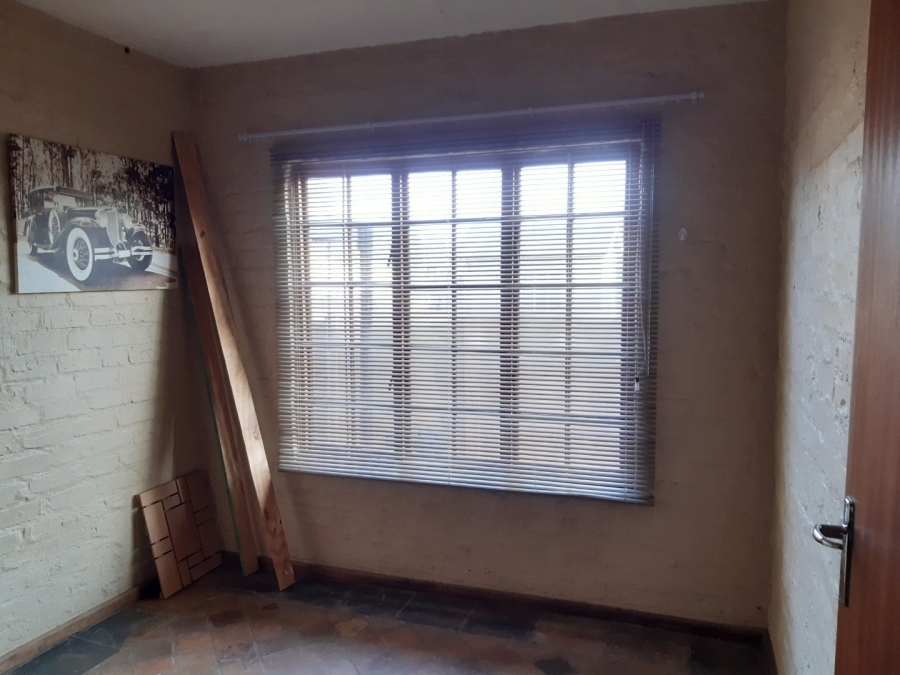 2 Bedroom Property for Sale in Kannoniers Park North West